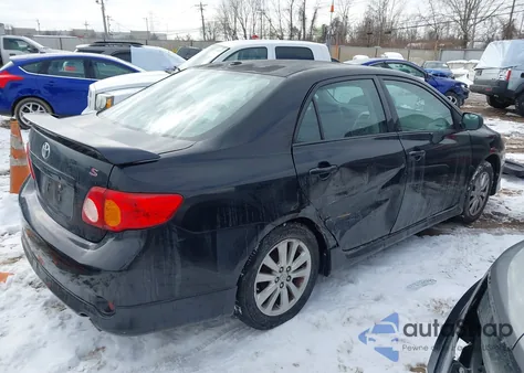 2010 Toyota Corolla S из США, поврежденный, VIN 2T1BU4EE1AC375184
